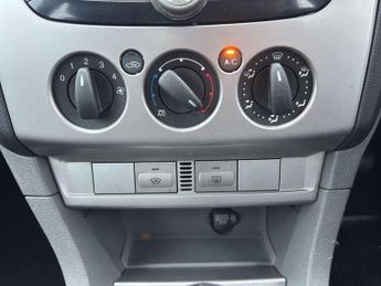 Ford Focus 1.6 Sport 5dr