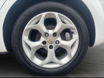 Ford Focus 1.6 Sport 5dr