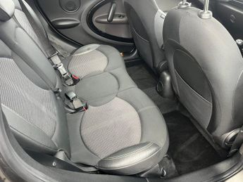 Mini Countryman COOPER D 1.6 5 DR 6 SPEED MANUAL. 35 ROAD TAX.