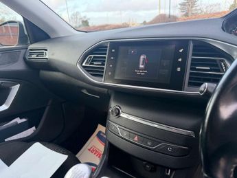 Peugeot 308 1.6 308 Allure HDi Blue S/S 5dr
