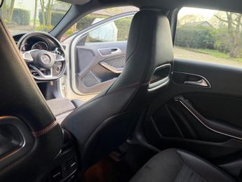 Mercedes-Benz A Class 1.6 A180 AMG Line (Executive) 7G-DCT Euro 6 (s/s) 5dr