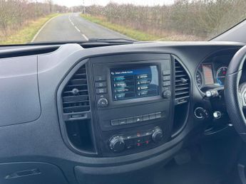 Mercedes-Benz eVito 100 KWH Tourer Pro L2 Auto Electric 9 SEATER/LWB/PARKTRONIC/VAT 