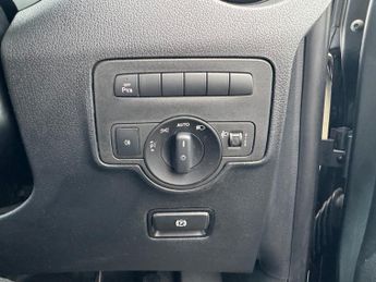 Mercedes-Benz eVito 100 KWH Tourer Pro L2 Auto Electric 9 SEATER/LWB/PARKTRONIC/VAT 