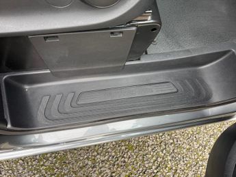 Mercedes-Benz eVito 100 KWH Tourer Pro L2 Auto Electric 9 SEATER/LWB/PARKTRONIC/VAT 