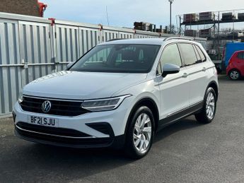 Volkswagen Tiguan LIFE TSI SAT NAV 1 OWNER FROM NEW
