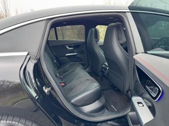 Mercedes-Benz EQE EQE 300 AMG Line Premium Auto Electric 89KWH PAN ROOF/MEMORY SEA