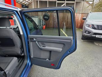 Volkswagen Touran SE TDI DSG