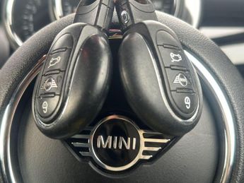 Mini Hatch 1.5 Cooper Sport Steptronic Euro 6 (s/s) 5dr