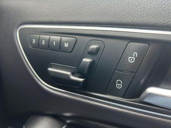 Mercedes-Benz GLA 2.1 GLA220d AMG Line (Premium Plus) 7G-DCT 4MATIC Euro 6 (s/s) 5