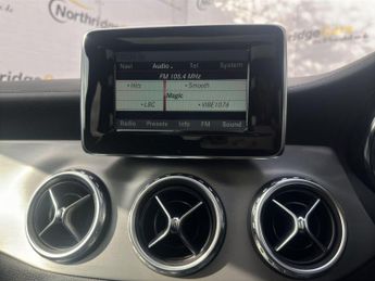 Mercedes-Benz GLA 2.1 GLA220d AMG Line (Premium Plus) 7G-DCT 4MATIC Euro 6 (s/s) 5