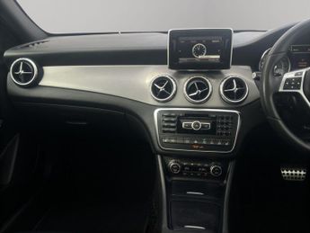 Mercedes-Benz GLA 2.1 GLA220d AMG Line (Premium Plus) 7G-DCT 4MATIC Euro 6 (s/s) 5