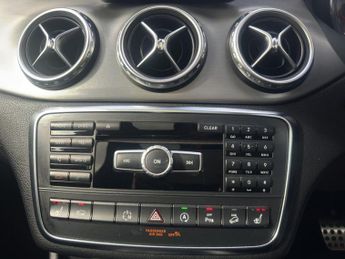 Mercedes-Benz GLA 2.1 GLA220d AMG Line (Premium Plus) 7G-DCT 4MATIC Euro 6 (s/s) 5