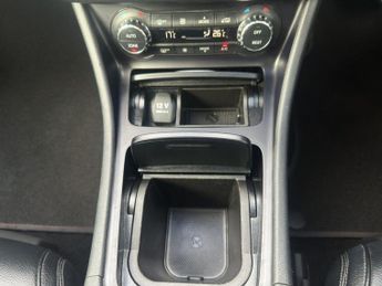 Mercedes-Benz GLA 2.1 GLA220d AMG Line (Premium Plus) 7G-DCT 4MATIC Euro 6 (s/s) 5