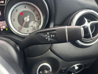 Mercedes-Benz GLA 2.1 GLA220d AMG Line (Premium Plus) 7G-DCT 4MATIC Euro 6 (s/s) 5