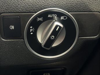 Mercedes-Benz GLA 2.1 GLA220d AMG Line (Premium Plus) 7G-DCT 4MATIC Euro 6 (s/s) 5