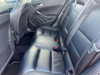 Mercedes-Benz GLA 2.1 GLA220d AMG Line (Premium Plus) 7G-DCT 4MATIC Euro 6 (s/s) 5