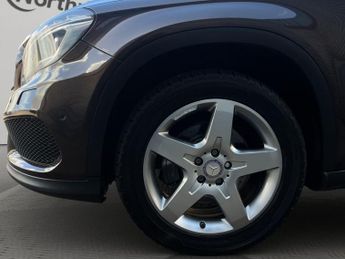 Mercedes-Benz GLA 2.1 GLA220d AMG Line (Premium Plus) 7G-DCT 4MATIC Euro 6 (s/s) 5