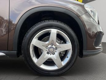 Mercedes-Benz GLA 2.1 GLA220d AMG Line (Premium Plus) 7G-DCT 4MATIC Euro 6 (s/s) 5