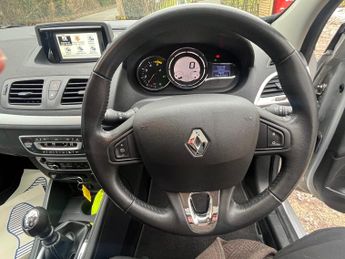 Renault Megane DYNAMIQUE TOMTOM ENERGY DCI S/S £20 ROAD TAX. ONE OWNER.