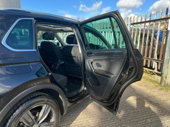 Volkswagen Tiguan SEL TDI BLUEMOTION TECHNOLOGY DSG
