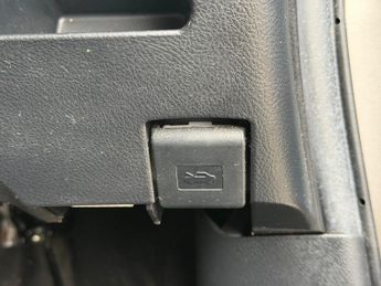 Toyota Yaris VVT-I ICON M-DRIVE S