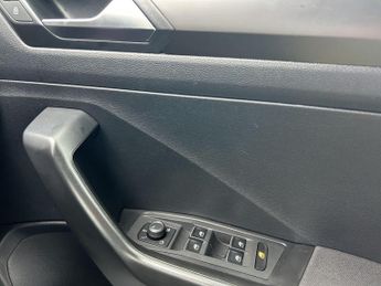 Volkswagen T-Roc 1.5 TSI EVO SE DSG Euro 6 (s/s) 5dr