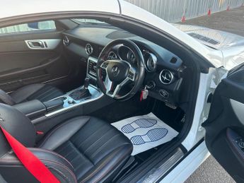 Mercedes-Benz SLK SLK200 BLUEEFFICIENCY AMG SPORT FULL LEATHER FRONT AND REAR PARK