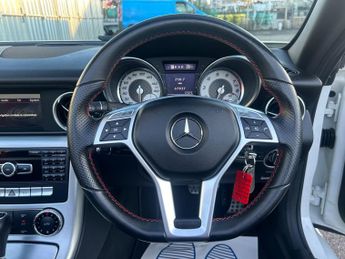 Mercedes-Benz SLK SLK200 BLUEEFFICIENCY AMG SPORT FULL LEATHER FRONT AND REAR PARK