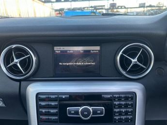 Mercedes-Benz SLK SLK200 BLUEEFFICIENCY AMG SPORT FULL LEATHER FRONT AND REAR PARK