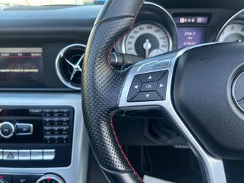 Mercedes-Benz SLK SLK200 BLUEEFFICIENCY AMG SPORT FULL LEATHER FRONT AND REAR PARK