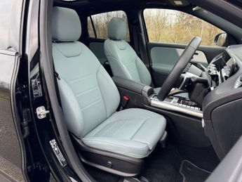 Mercedes-Benz EQA EQA 350 4Matic AMG Line Premium Plus Auto Electric 66 KWH PAN RO