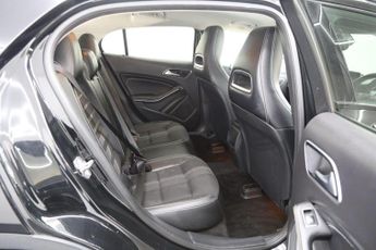 Mercedes-Benz GLA 1.6 GLA180 Urban Edition 7G-DCT Euro 6 (s/s) 5dr