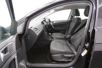 Volkswagen Golf 35.8kWh e-Golf Auto 5dr