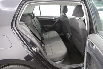 Volkswagen Golf 35.8kWh e-Golf Auto 5dr