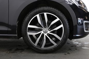 Volkswagen Golf 35.8kWh e-Golf Auto 5dr