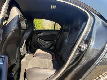 Mercedes-Benz A Class 2.1 A200d AMG Line (Premium) 7G-DCT Euro 6 (s/s) 5dr