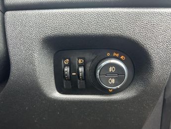 Vauxhall Corsa 1.2 16V Excite Euro 5 3dr (A/C)