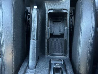 Volkswagen Golf 2.0 TDI BlueMotion Tech GT Cabriolet DSG Euro 5 (s/s) 2dr