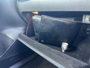 Volkswagen Golf 2.0 TDI BlueMotion Tech GT Cabriolet DSG Euro 5 (s/s) 2dr