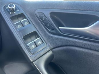 Volkswagen Golf 2.0 TDI BlueMotion Tech GT Cabriolet DSG Euro 5 (s/s) 2dr