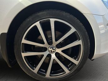 Volkswagen Golf 2.0 TDI BlueMotion Tech GT Cabriolet DSG Euro 5 (s/s) 2dr