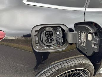 Mercedes-Benz EQC EQC 400 4M AMG Line Premium Plus Electric Auto 80KWH SUNROOF/HEA