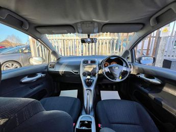 Toyota Auris TR VVT-I