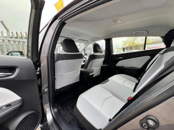 Toyota Prius VVT-I BUSINESS EDITION PLUS