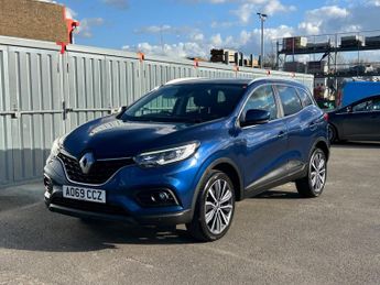 Renault Kadjar ICONIC TCE SAT NAV REAR CAMERA STUNNING EXAMPLE