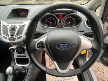 Ford Fiesta ZETEC 1.25  PETROL 5DR 5 SPEED MANUAL. ULEZ COMPLIANT.