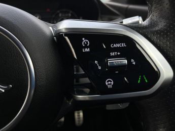 Jaguar E-Pace 2.0 D204 MHEV R-Dynamic HSE Auto AWD Euro 6 (s/s) 5dr