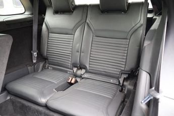 Land Rover Discovery R-DYNAMIC HSE MHEV 7 seater genuine Land Rover seats