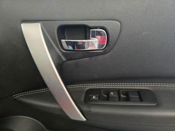 Nissan Qashqai 2.0 dCi Tekna Auto 4WD Euro 5 5dr (AVM)