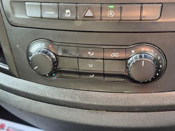 Mercedes-Benz Vito AUTO LWB L2H1 Low Roof Progressive 114 Air Con Nav EURO 6
